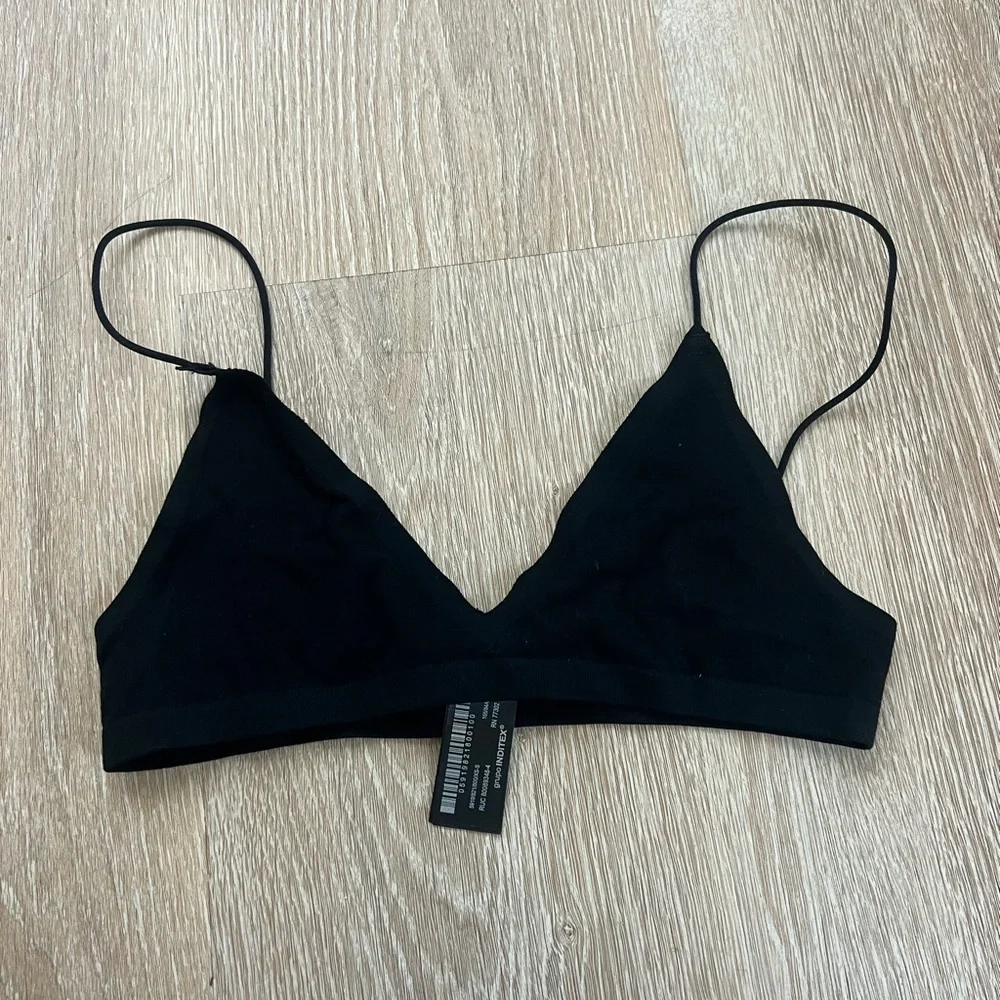 Zara Seamless Black Triangle Bra NEW - Picture 1 of 5